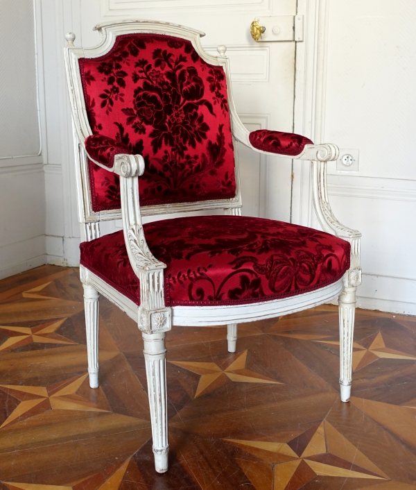 Detail — Louis XVI lacquered wood armchair covered with red velvet - 18th century