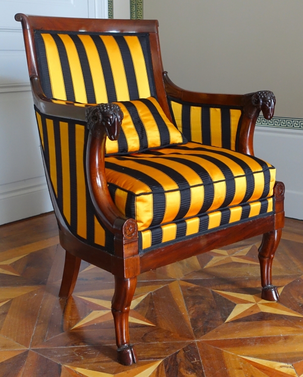 Détail — Bergère - fauteuil de bureau d'époque Consulat Empire en acajou attribuée à Jacob Frères