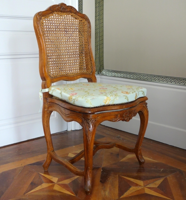 Détail — Chaise cannée d'époque Louis XV