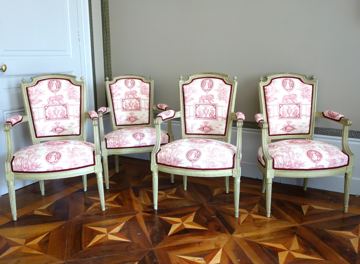 Detail — Set of lacquered wood cabriolet armchairs, Louis XVI period, late 18th century