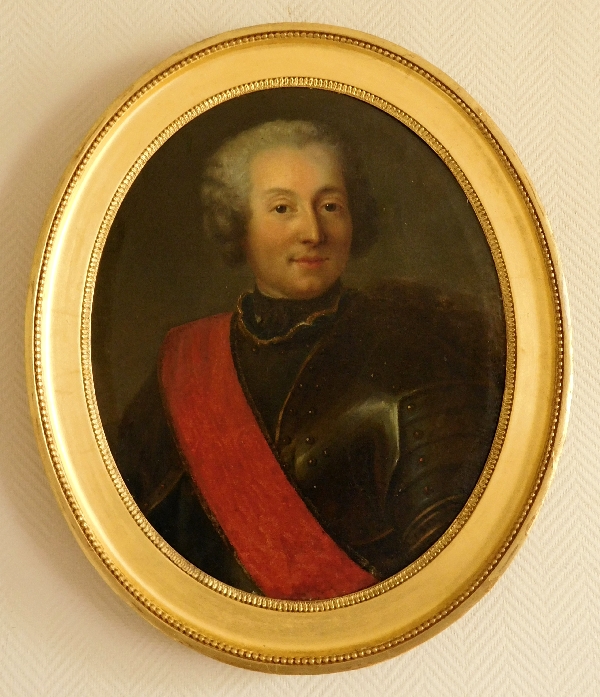 Détail — Portrait d'officier en cuirasse Commandeur de l'Ordre de St Louis, école Française du XVIIIe siècle