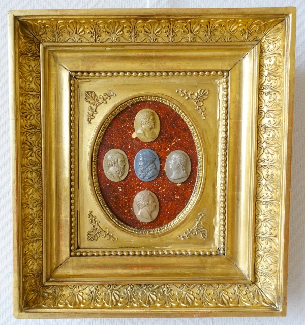 Detail — Antique cameos on a porphyry background, gilt wood frame - early 19th century