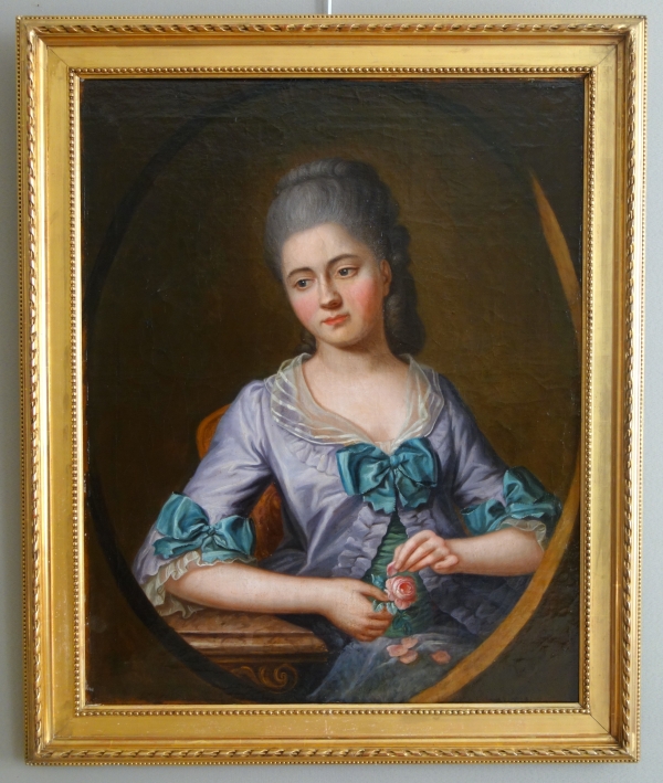 Détail — Ecole Française du XVIIIe siècle : grand portrait de dame aristocrate époque Louis XVI - 79cm x 95cm