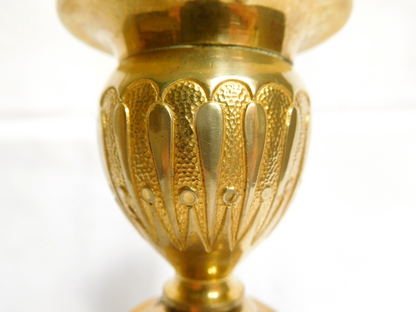 Claude Galle : bougeoir en bronze doré d'époque Empire, modèle du Château de Fontainebleau